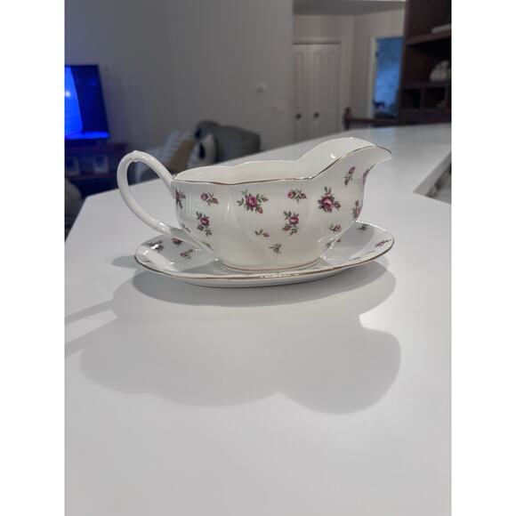 Rare Vintage Royal Albert Rosalie Rose Bone China England Gravy Boat Set - Picture 4 of 10
